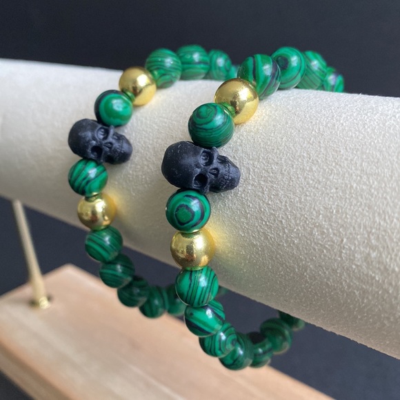 Malachite & Gold Skull Bracelet - Picture 6 of 6